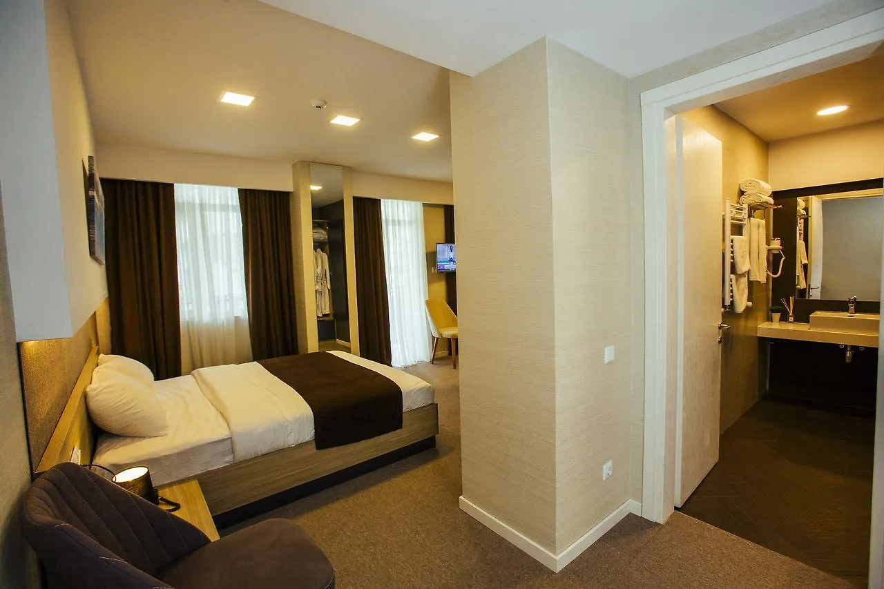 Hotel West Batumi 3*,