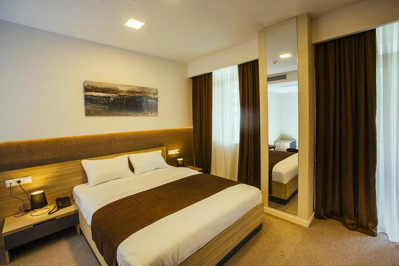 Hotel West Batumi 3*,